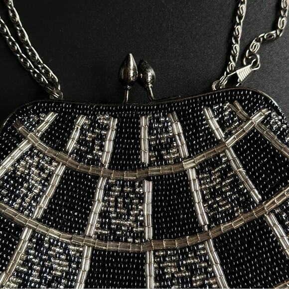 Vintage Black & Silver Beaded Small Clutch With Chain - Picture 6 of 7